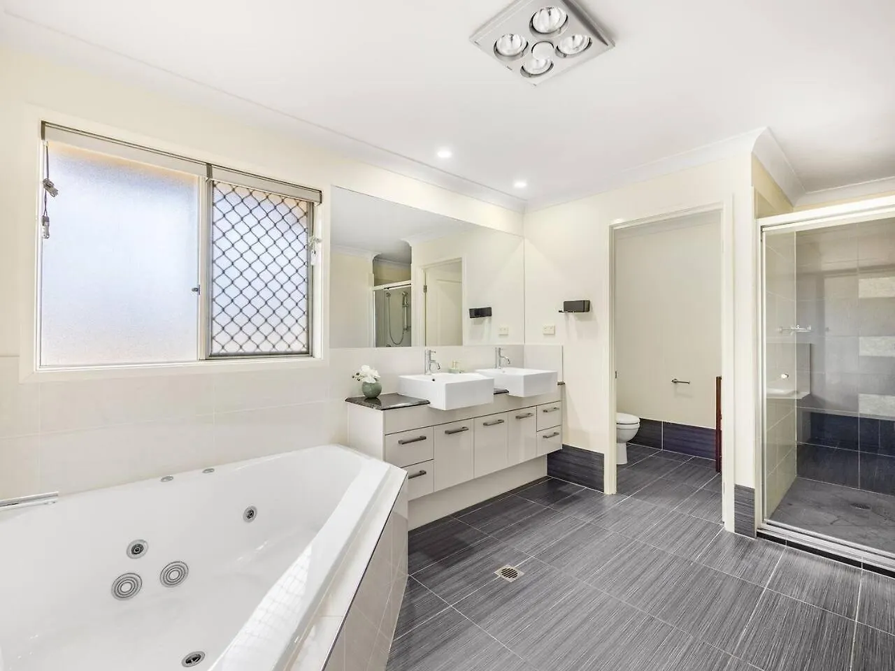 Holiday home Spacious Central Located Family House At Sunnybank Brisbane
