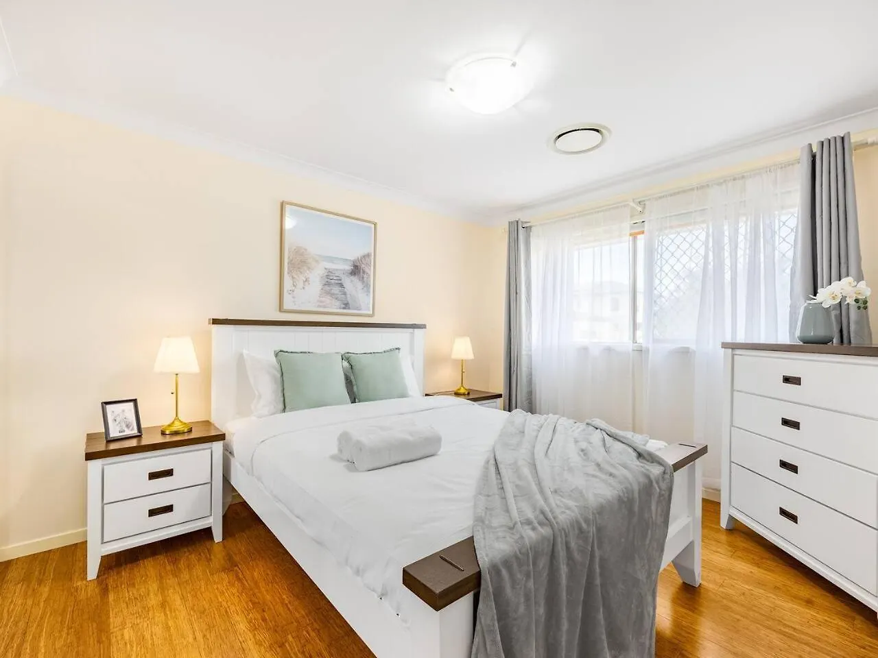 Spacious Central Located Family House At Sunnybank Brisbane 0*,
